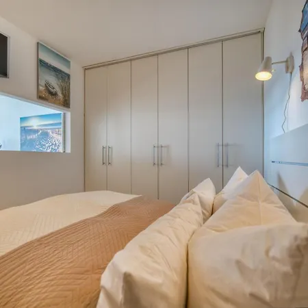 - Haus F, App 0f1206 公寓 海利根港