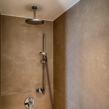 - Haus F, App 0f1206 شقة *